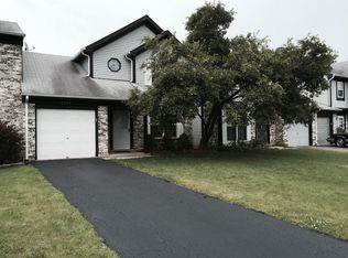 1244 Robin Dr, Carol Stream, IL 60188