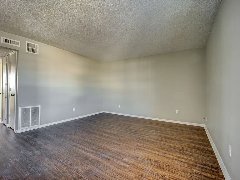 The Dogwood: 1 & 2 Bedroom Apartments — Photo 15