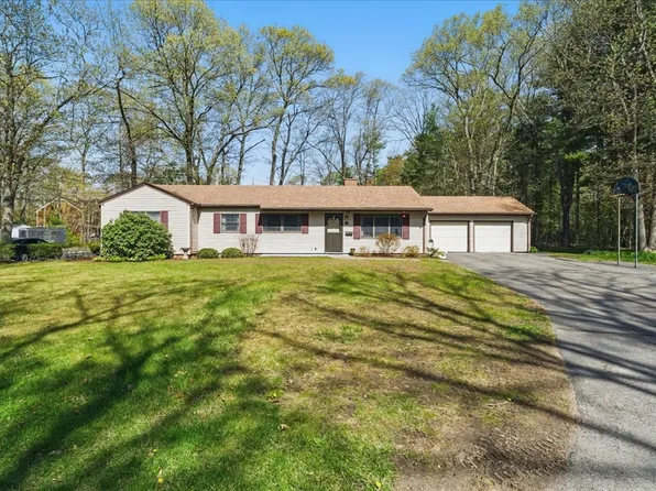 62 School St, Plainville, MA 02762