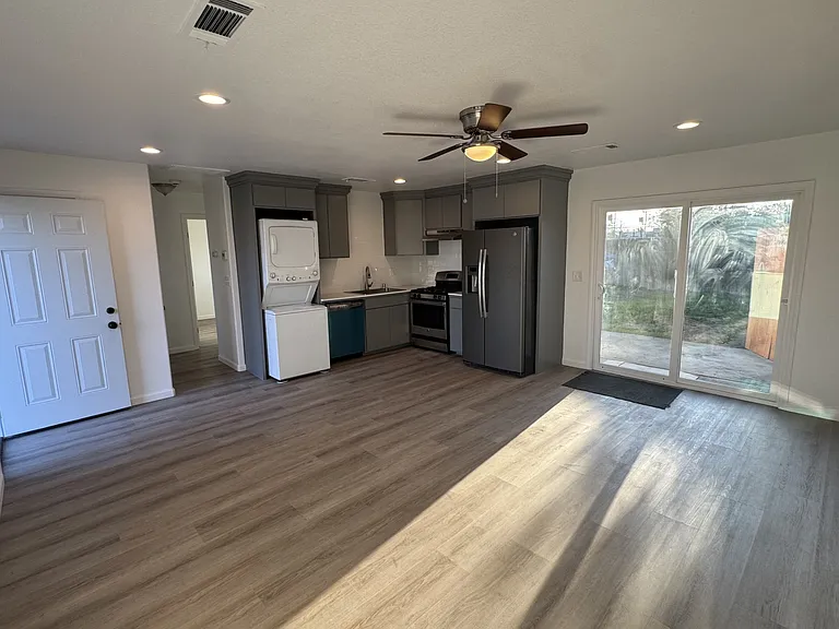 1400 Rodgers Rd #1402 — Photo 4