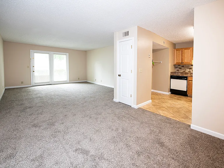 Willow Run Apartments — Photo 26
