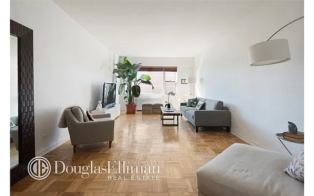 Rented by Douglas Elliman | media 20