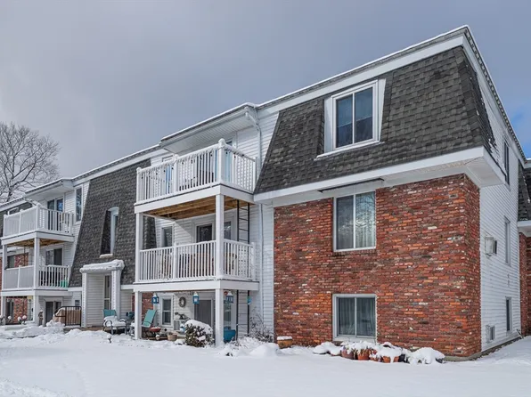 96 Main St APT E4, Foxboro, MA 02035