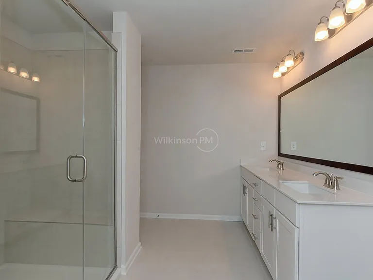 706 Sagecroft Ln — Photo 23