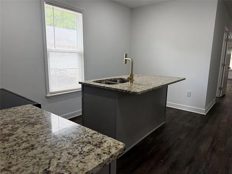 1040 Palmetto Ave SW — Photo 7