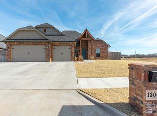 1300 Eagle Ridge Ave, Weatherford, OK 73096