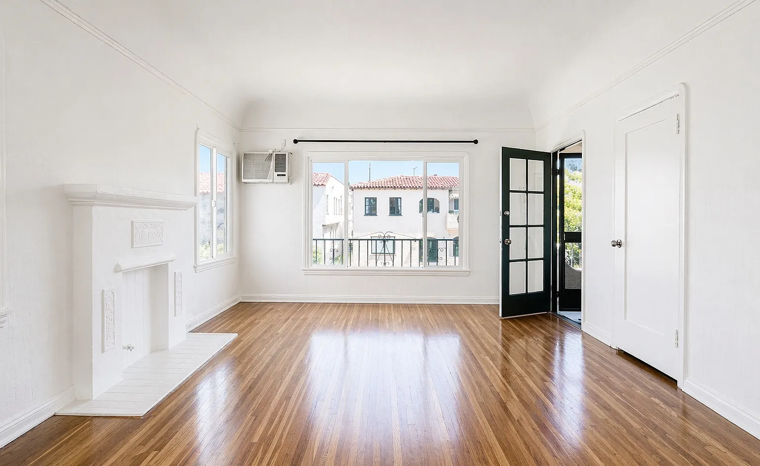 2 bed, 1250 sqft, $3,600 — Photo 1