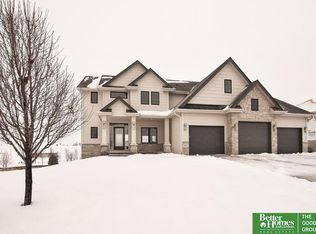 19006 Riviera St, Omaha, NE 68136