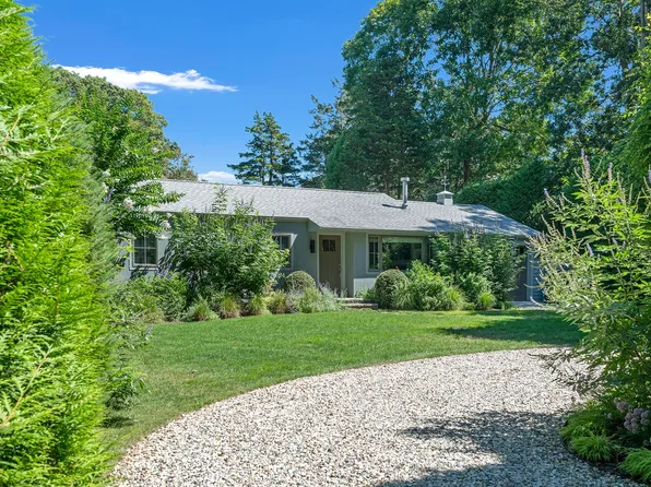 95 Tyrone Dr, East Hampton, NY 11937