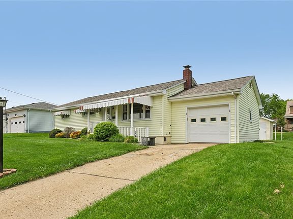 2nd image of 1009 Hazel St