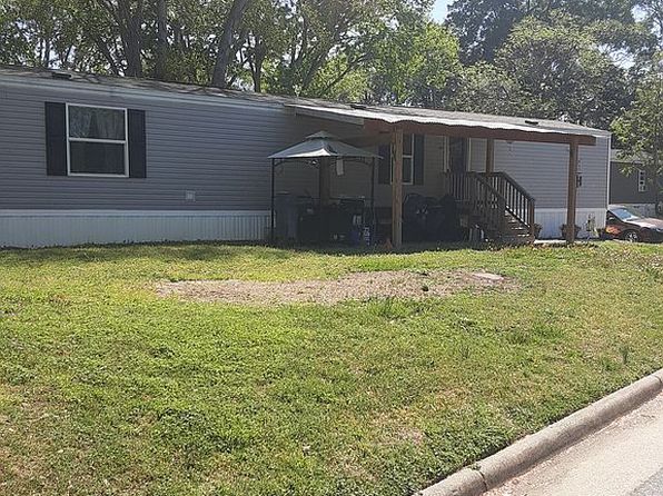 69 Lewis Dr