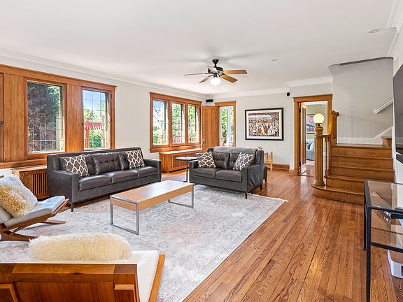 2nd image of 305 N Lombard Ave