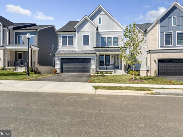 41954 Night Nurse Cir, Ashburn, VA 20148