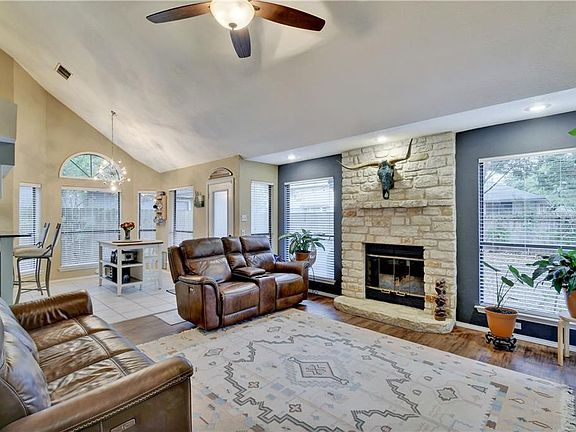 3rd image of 8310 Glen Canyon Dr