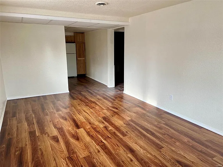420 Winona St — Photo 2