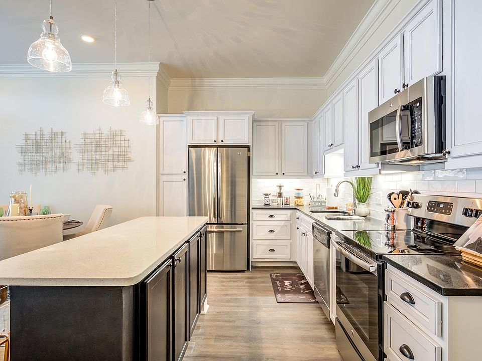 The Kessler Residences 4851 Meadowbrook Pkwy Prairie Village, KS