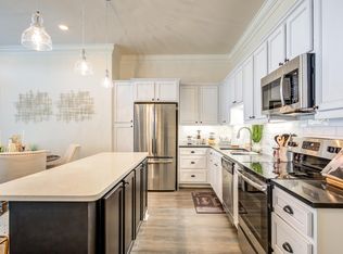 4851 Meadowbrook Pkwy #325, Overland Park, KS 66207