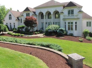 200 Snowberry Cir, Venetia, PA