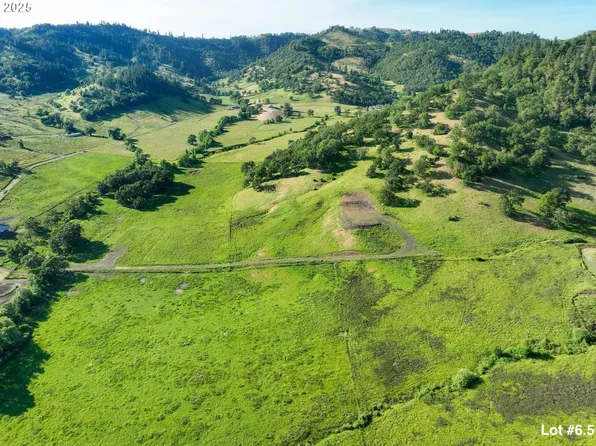 955 Kester Rd, Roseburg, OR 97470