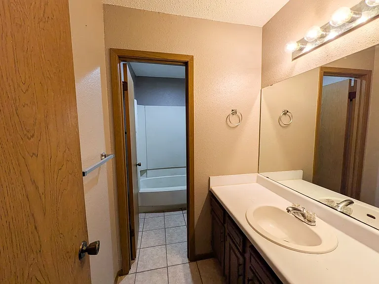 Laurel Square Townhomes — Photo 12