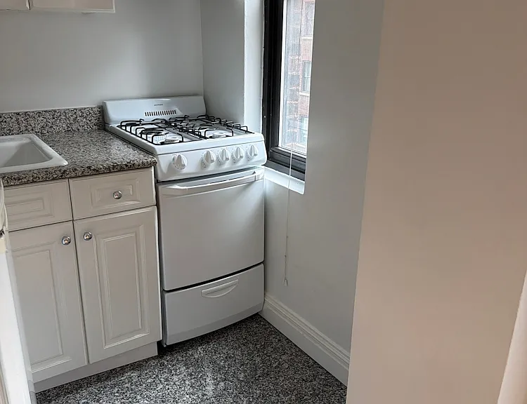 108 E 38th St #803 — Photo 6