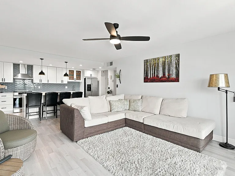 2121 N Ocean Blvd #405W — Photo 11
