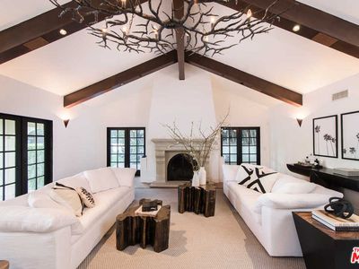 9101 Saint Ives Dr, Los Angeles, CA, 90069