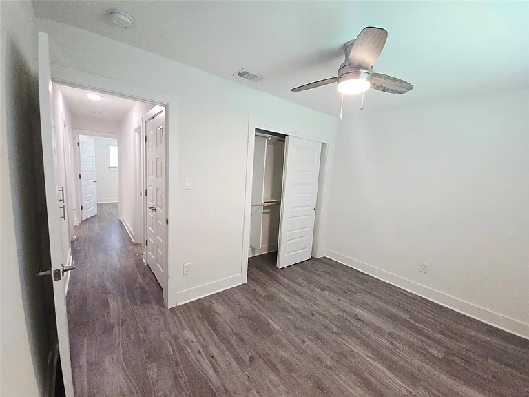 6103 Calmar Cv — Photo 10