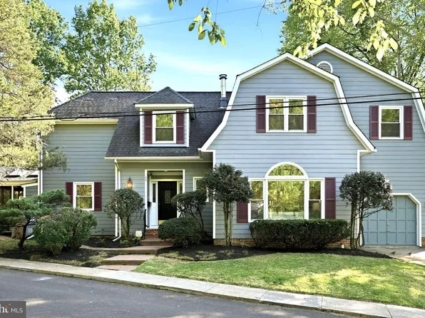 49 Wellesley Cir, Glen Echo, MD 20812