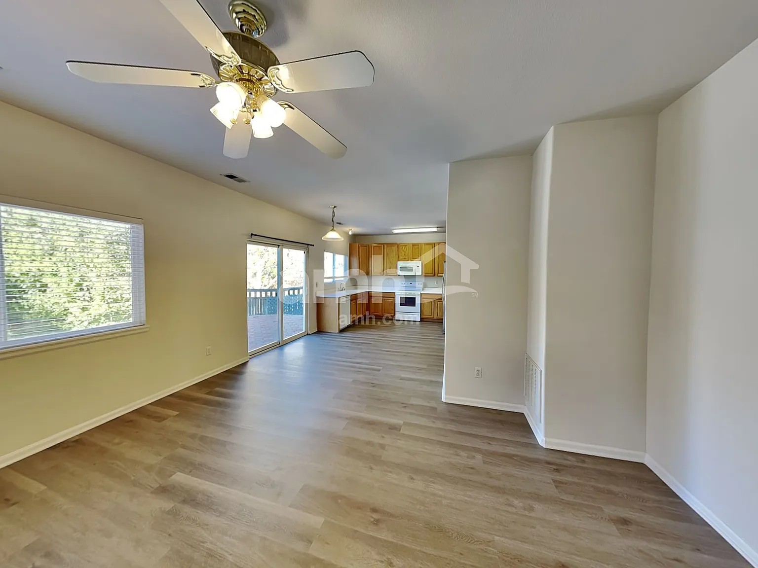 3 bed, 2.5 bath, 1620 sqft, $2,820 — Photo 4