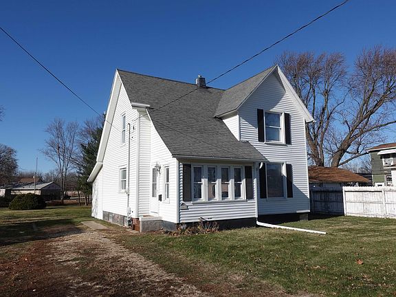 3rd image of 1062 N Farnham St