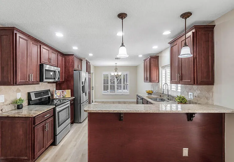 10425 Buena Ventura Dr — Photo 20