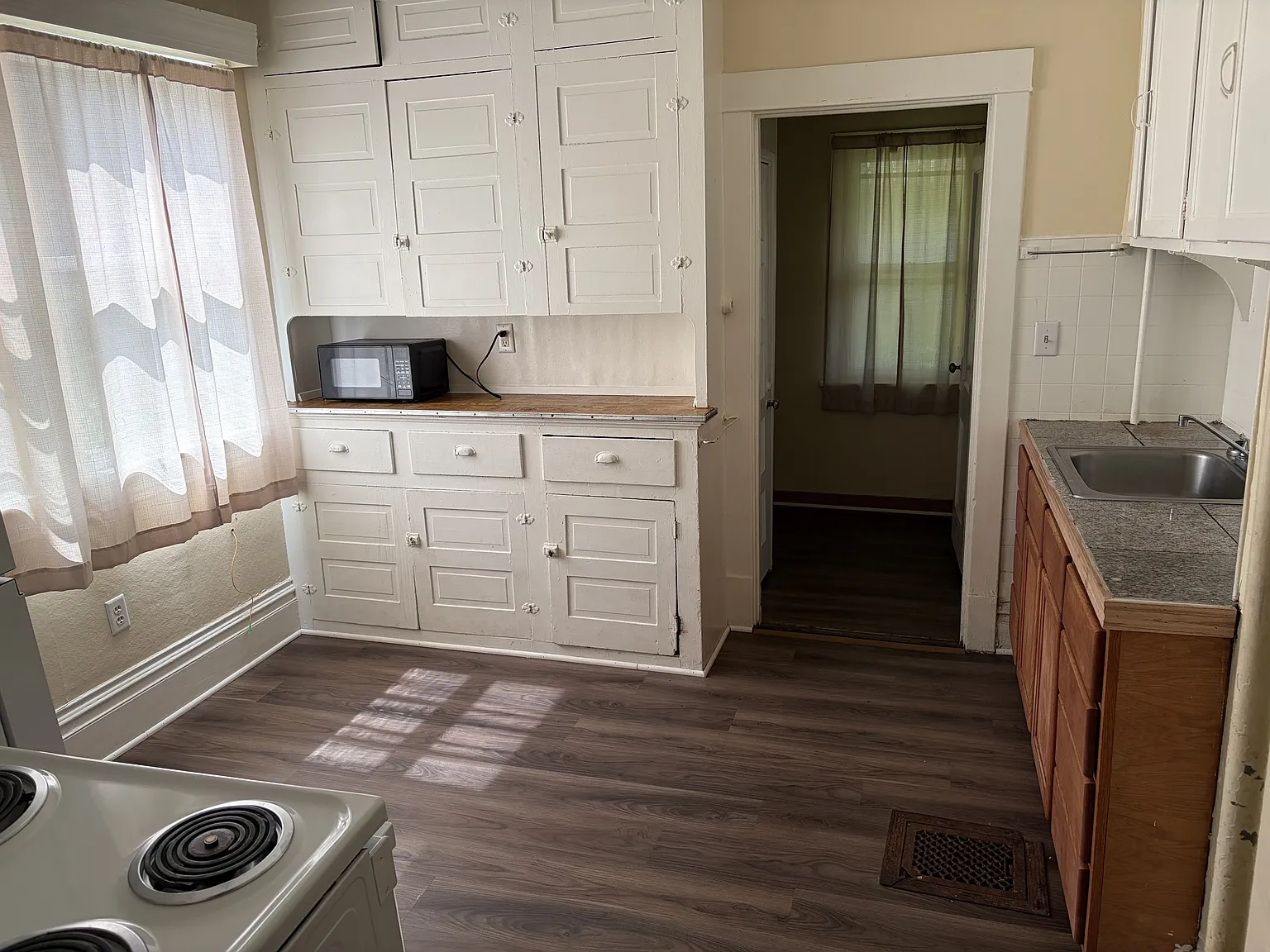 518 Locust St - 518 — Photo 4