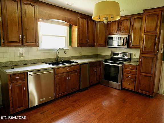 3rd image of 312 Kimberlin Heights Rd
