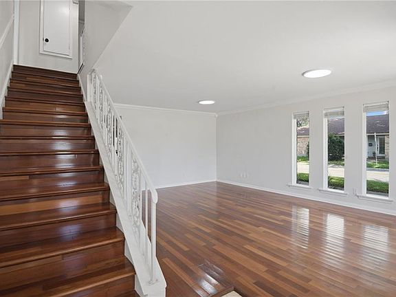 4th image of 6001 W Esplanade Ave