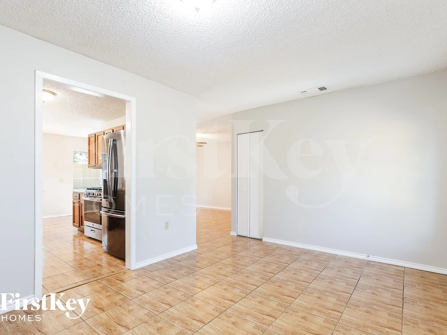 3 bed, 2.0 bath, 1244 sqft, $1,280 — Photo 3