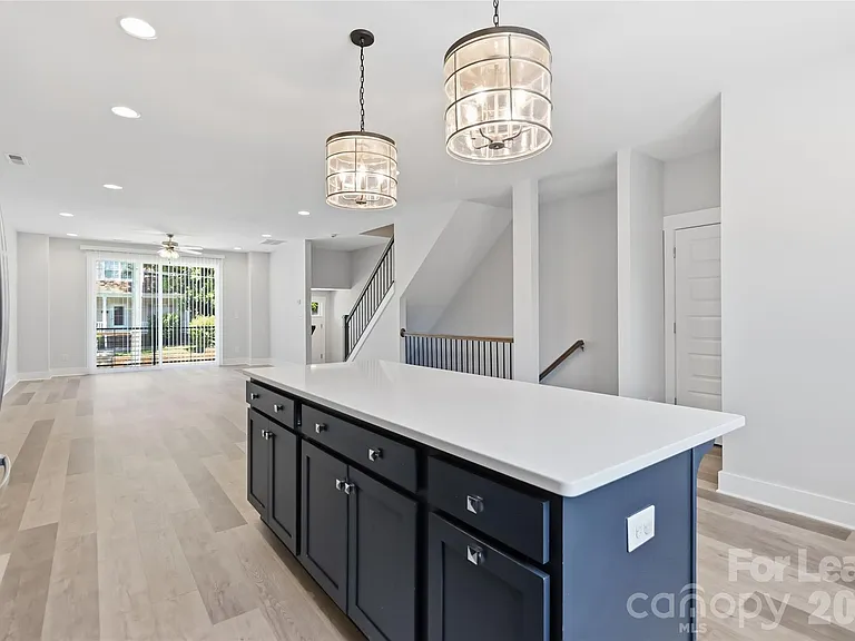 371 S Bruns Ave — Photo 12