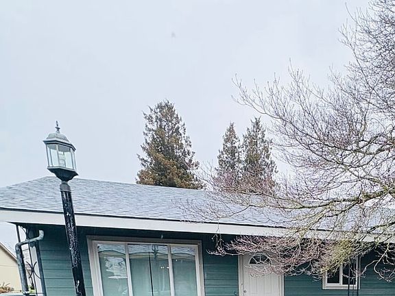 3rd image of 3932 Auburn Rd NE #3932