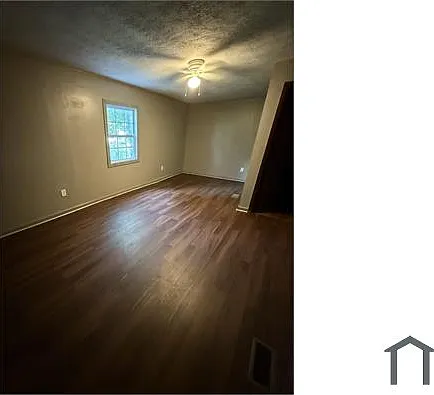 4 bed, $1,200 — Photo 3
