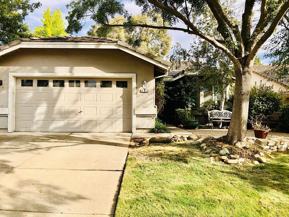 1st image of 102 Lembi Dr #1