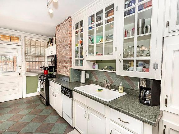 5th image of 4432 J C Nichols Pkwy APT 2S