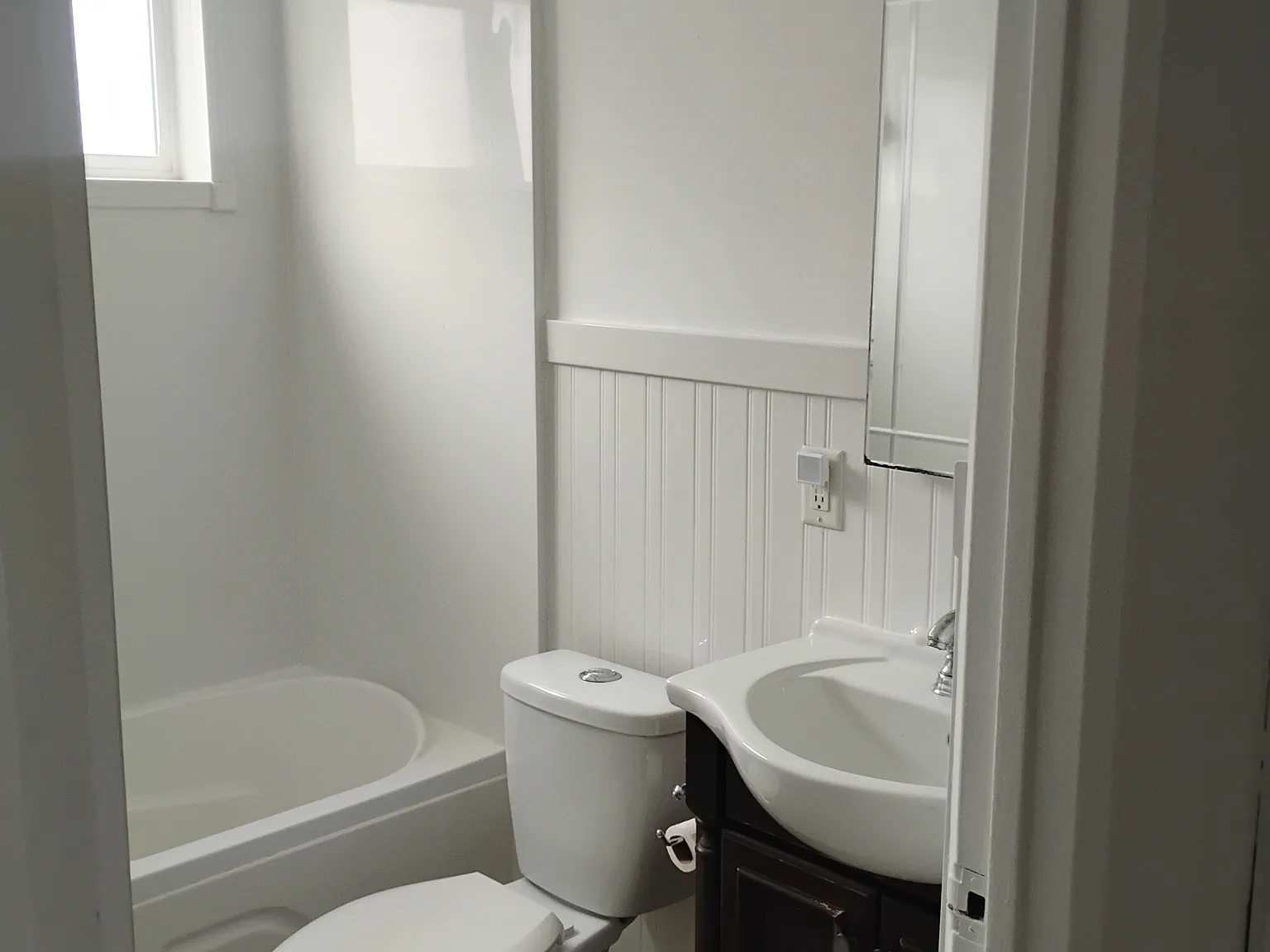 3 bed, 1.5 bath, 2100 sqft, $2,300 — Photo 2