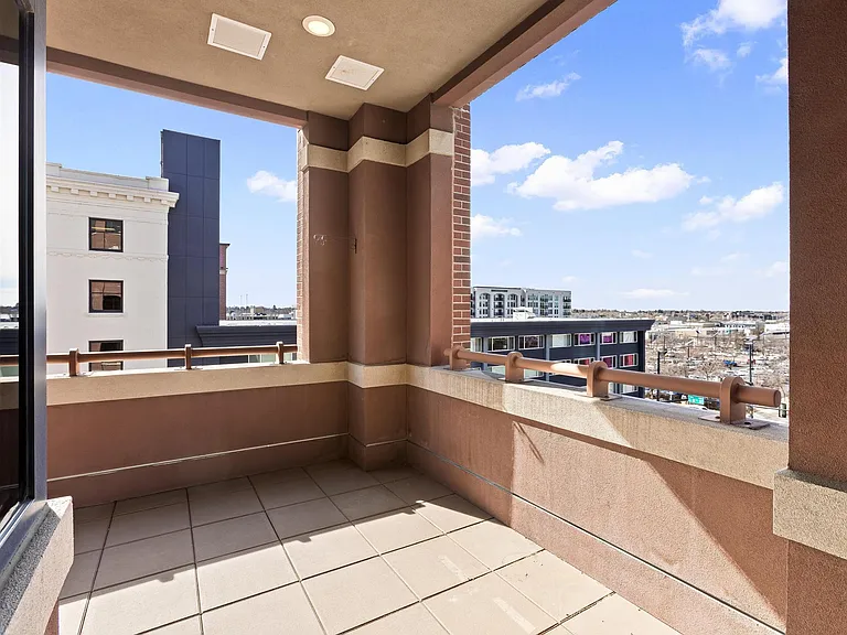 1112 W Main St #406 — Photo 36