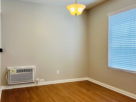 5th image of 1611 S Bundy Dr APT 12