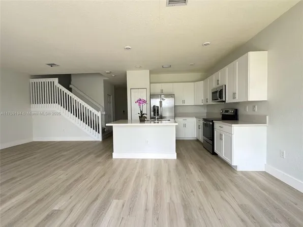 3318 W 100th Ter #3318, Hialeah, FL 33018