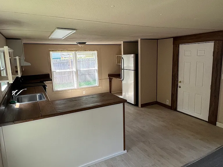 216 Catherman Dr — Photo 4