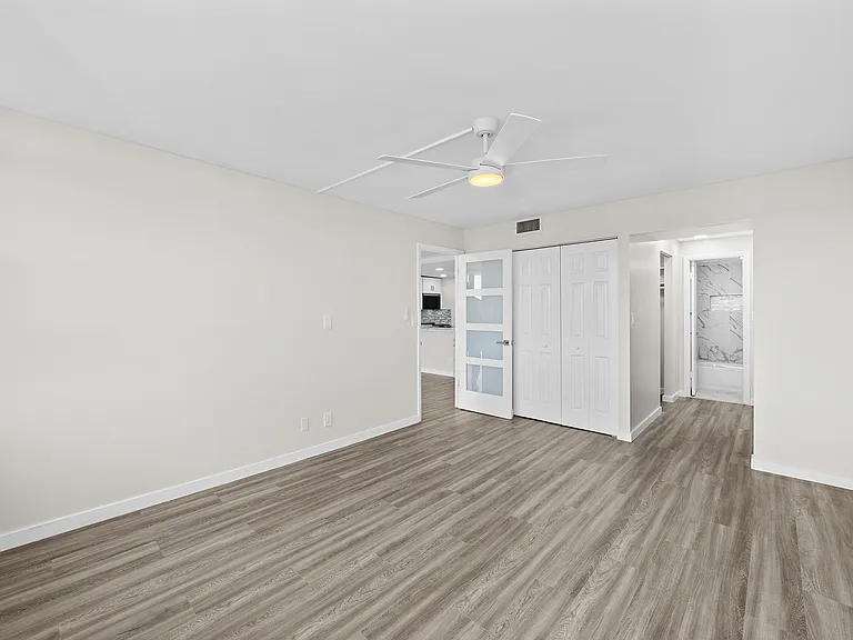 16740 NE 9th Ave #405 — Photo 29