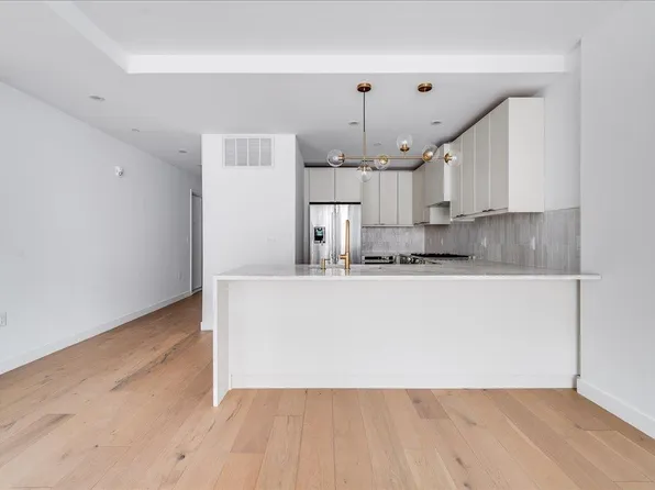 418 Monroe Street image 5 of 36