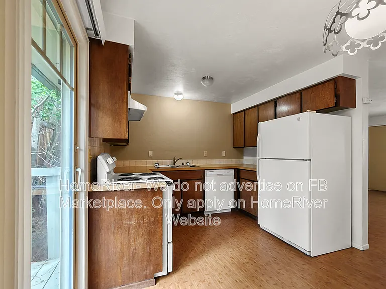 819 E 9th Ave — Photo 1