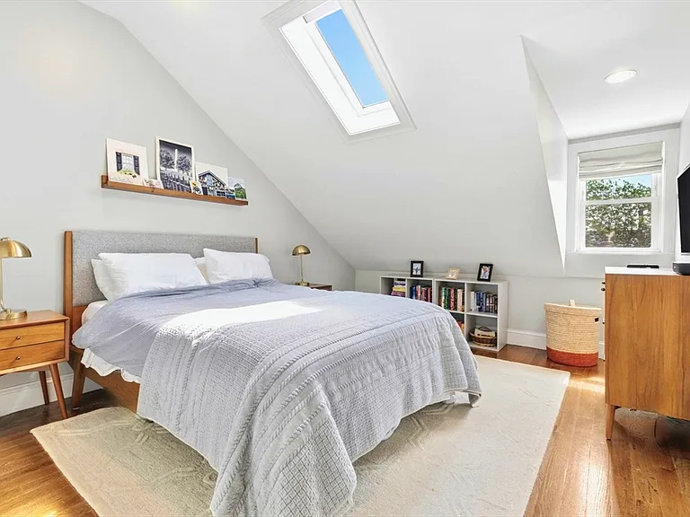 77 Green St #2 — Photo 11